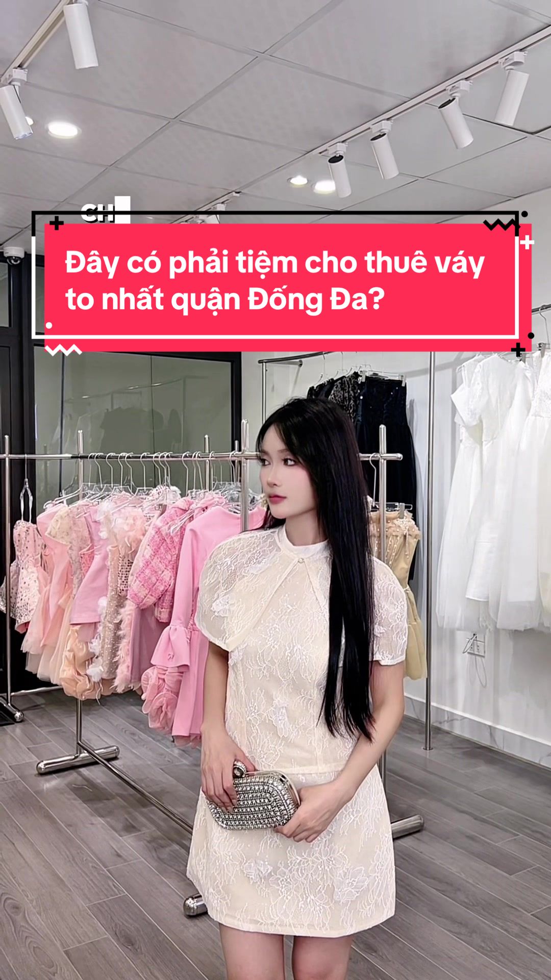 Đây có phải tiệm cho thuê váy to nhất quận Đống Đa?